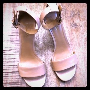 Nine West Heel - size 7.5, 3.5” heel